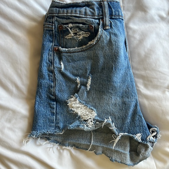 Abercrombie “The Mom Short High Rise” Jean Shorts - Picture 6 of 6